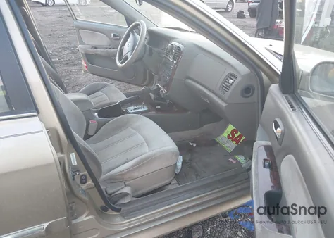 2002 Hyundai Sonata Gls/Lx from USA, damaged, VIN KMHWF35H22A509458